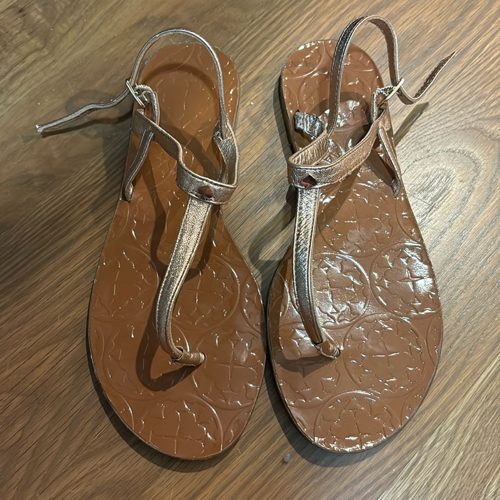 Kate Spade 7.5 Flip flops